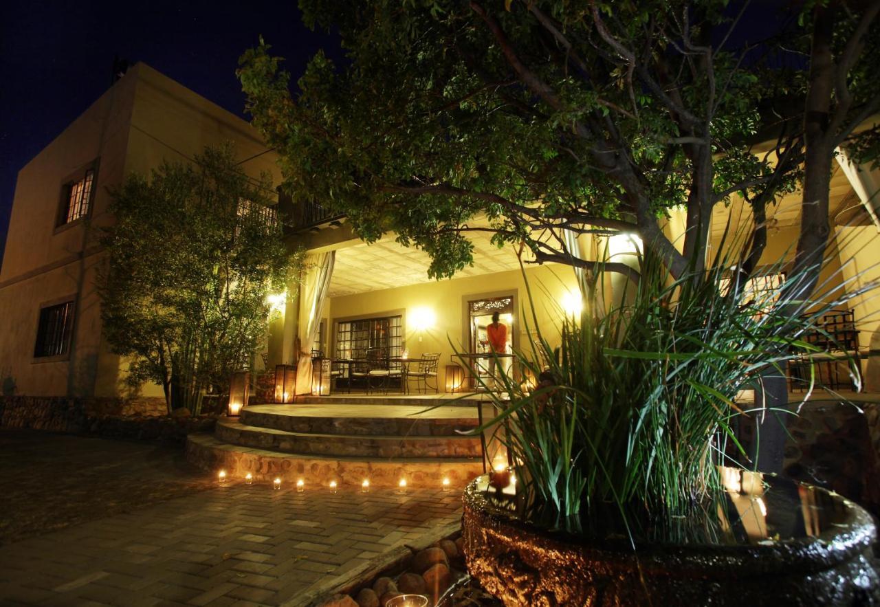 Olive Grove Guesthouse วินด์ฮุก ภายนอก รูปภาพ